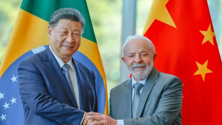 Presidente da China, Xi Jinping, e do Brasil, Luiz Inácio Lula da Silva, em encontro no no Palácio da Alvorada